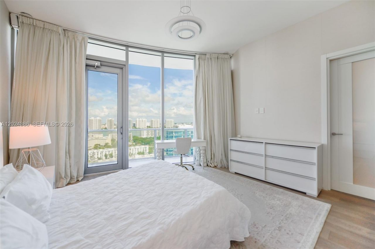 17475 Collins Ave , Unit 1703, Sunny Isles Beach, FL 33160 Photo