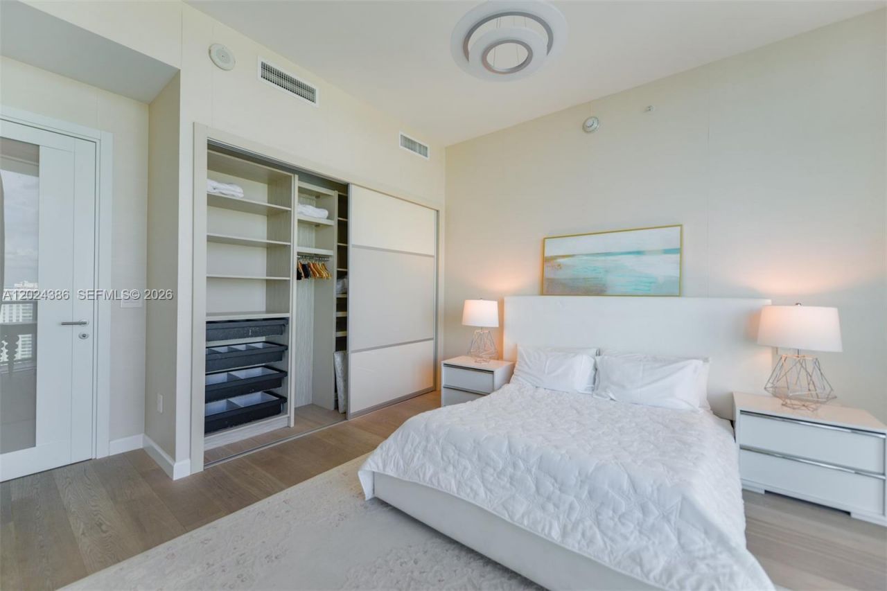 17475 Collins Ave , Unit 1703, Sunny Isles Beach, FL 33160 Photo