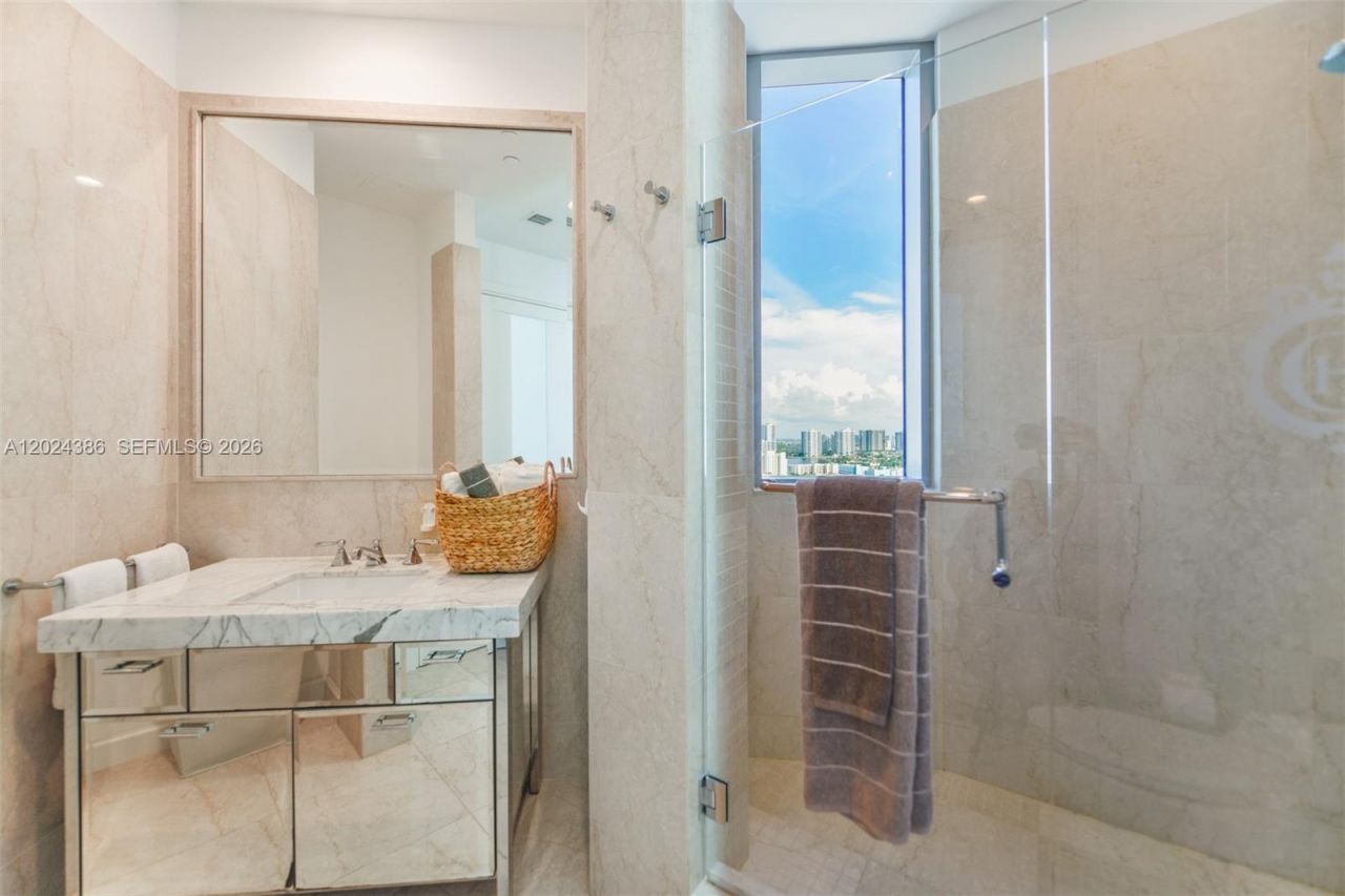 17475 Collins Ave , Unit 1703, Sunny Isles Beach, FL 33160 Photo
