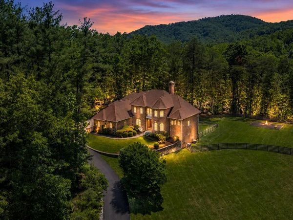 7275 Starlight LN, Boones Mill, VA 24065