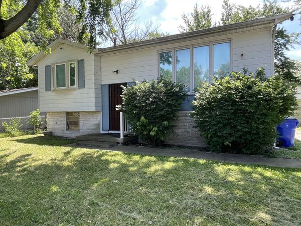 3265 Robin Drive , Decatur, IL 62526