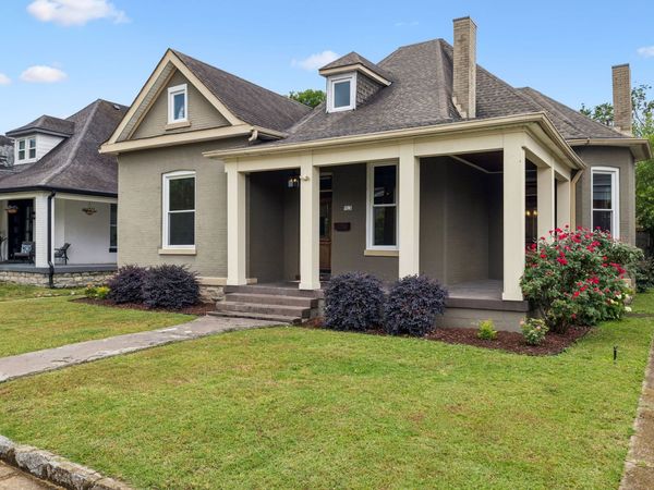 913 15th Ave S, Nashville, TN 37212