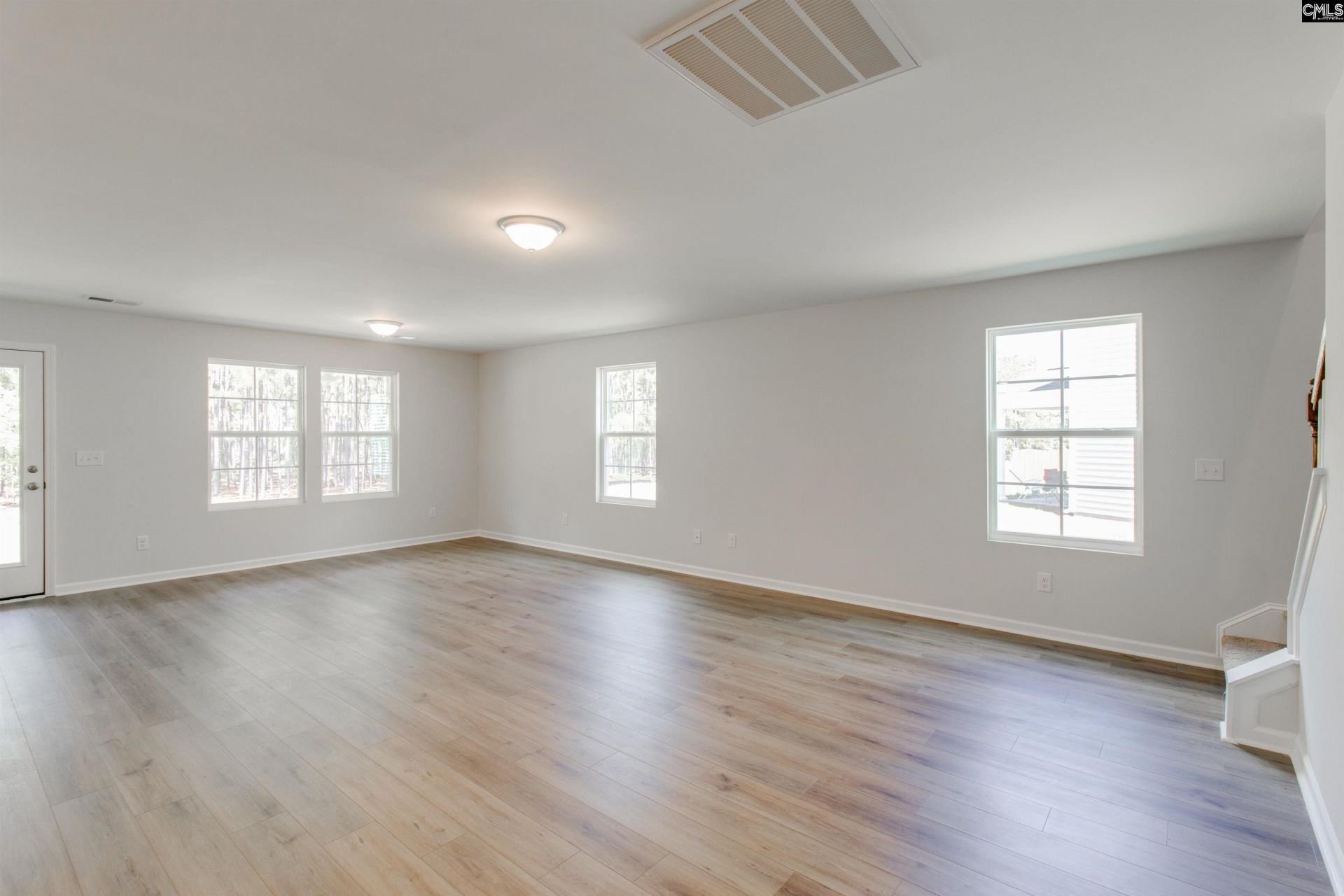 1079 Nazareth Road Photo 11