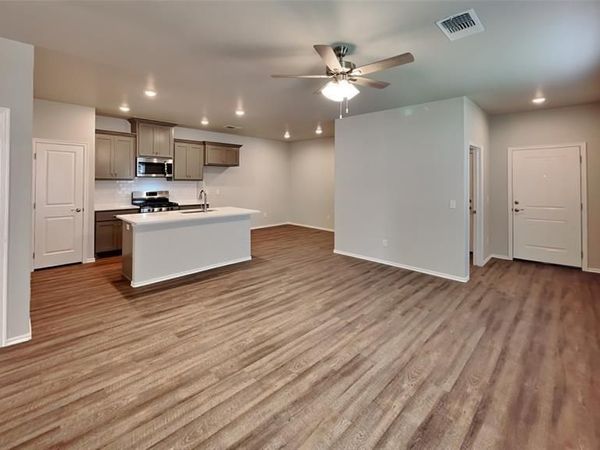 9336 NW 124th Street, Yukon, OK 73099