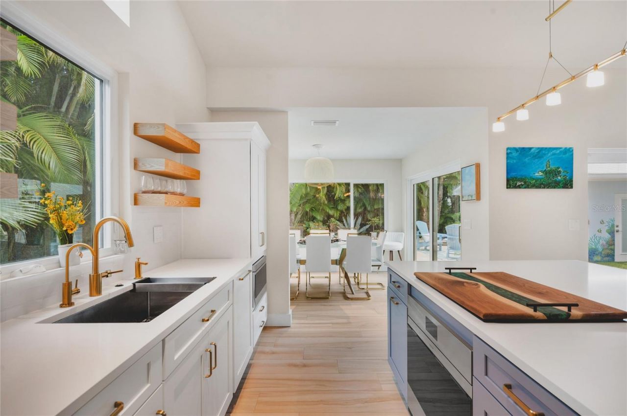 242 Gladiolus Street, Anna Maria, FL 34216 Photo