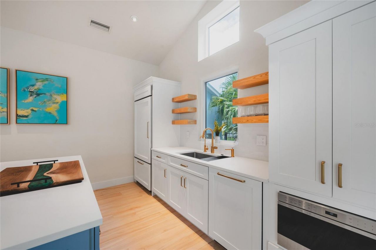 242 Gladiolus Street, Anna Maria, FL 34216 Photo