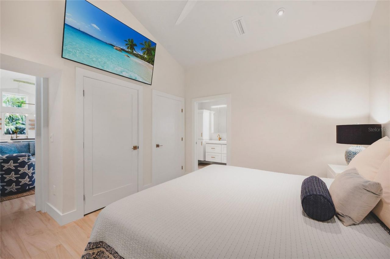 242 Gladiolus Street, Anna Maria, FL 34216 Photo