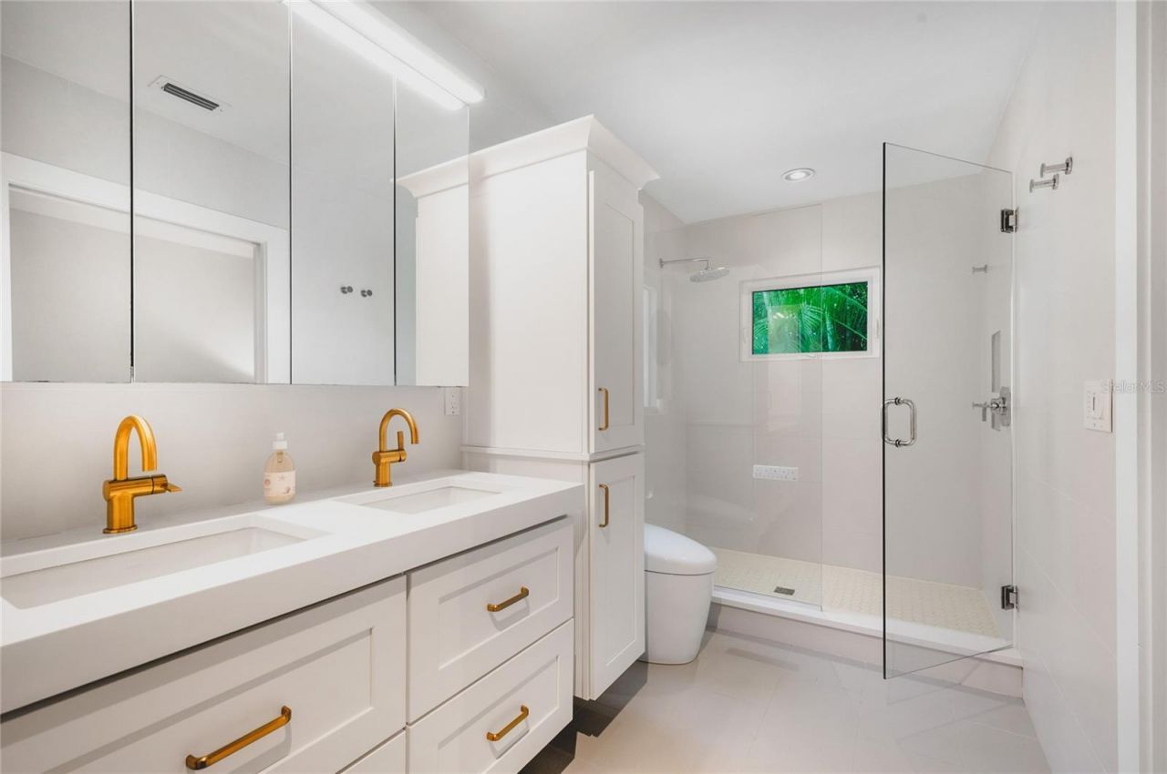 242 Gladiolus Street, Anna Maria, FL 34216 Photo