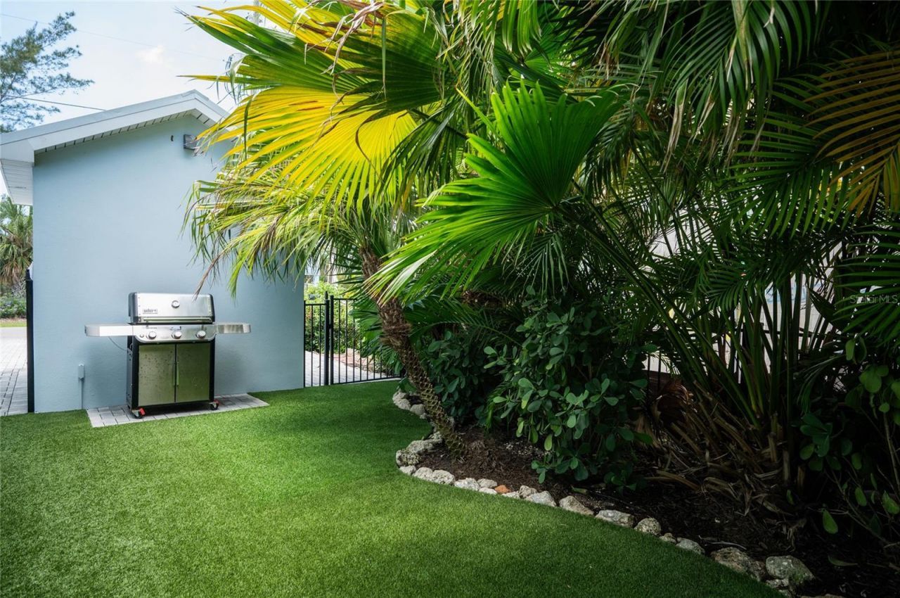 242 Gladiolus Street, Anna Maria, FL 34216 Photo