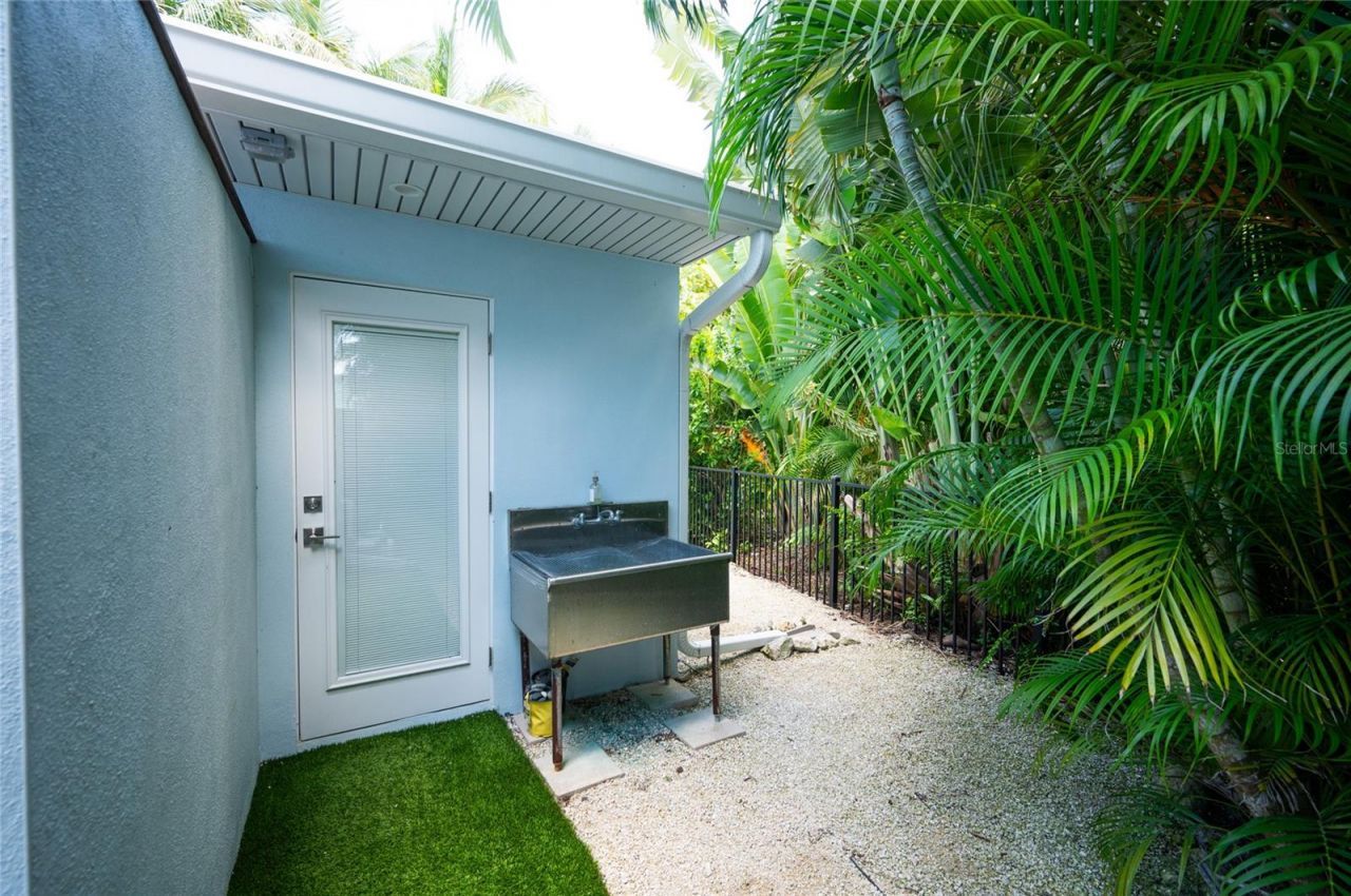 242 Gladiolus Street, Anna Maria, FL 34216 Photo
