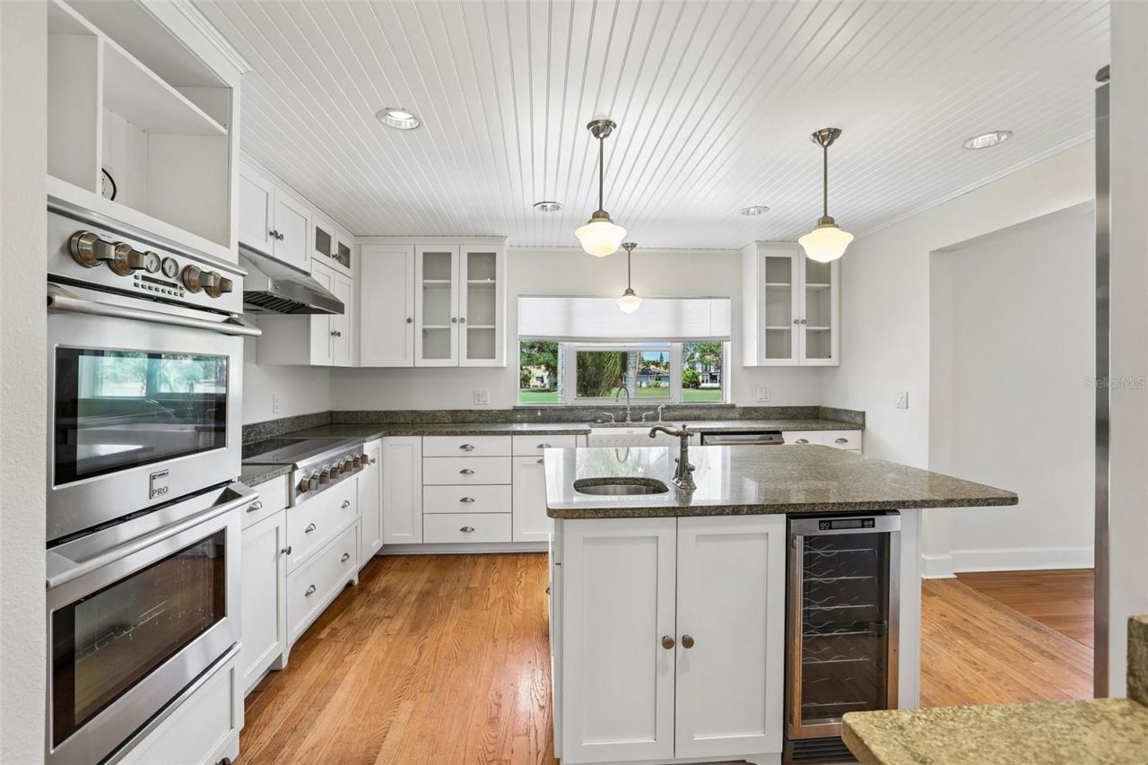 6827 Tequesta Drive, Seminole, FL 33777 Photo