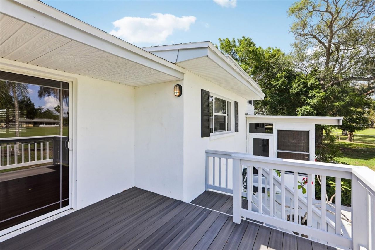 6827 Tequesta Drive, Seminole, FL 33777 Photo