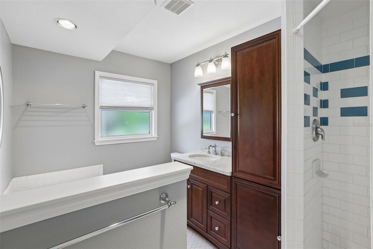 6827 Tequesta Drive, Seminole, FL 33777 Photo
