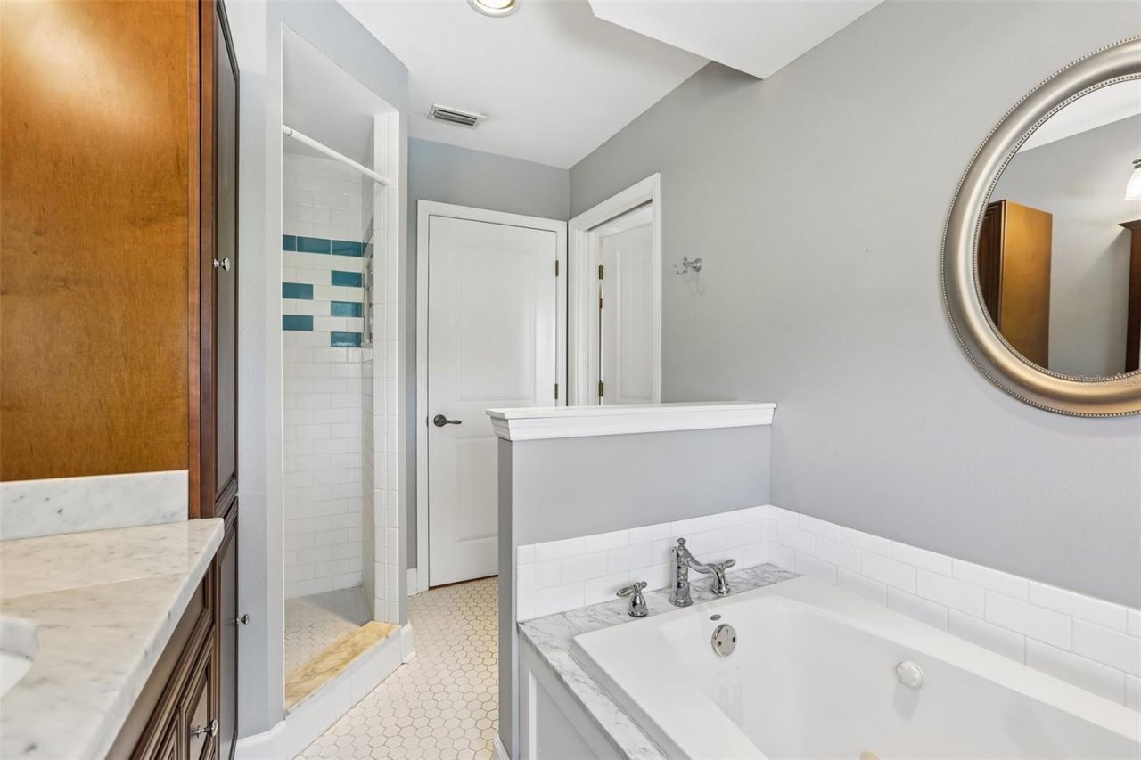 6827 Tequesta Drive, Seminole, FL 33777 Photo