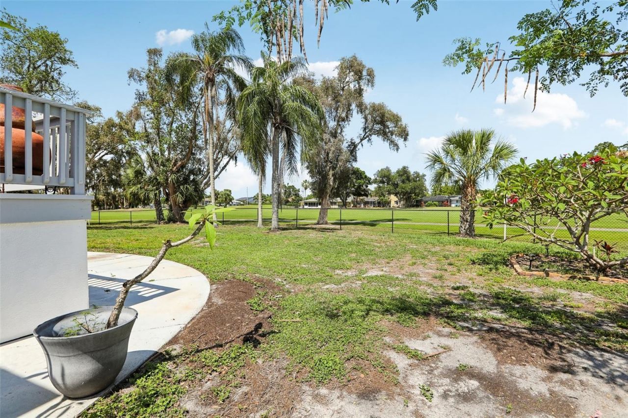 6827 Tequesta Drive, Seminole, FL 33777 Photo