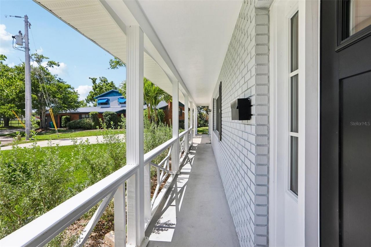 6827 Tequesta Drive, Seminole, FL 33777 Photo