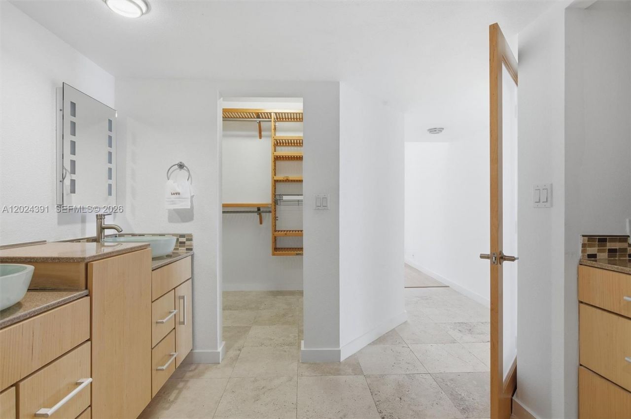 520 Brickell Key Dr , Unit A1615, Miami, FL 33131 Photo