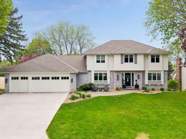 18425 5th Avenue N, Plymouth, MN 55447