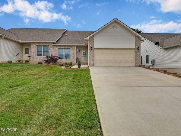 384 Woodgate Drive, Crossville, TN 38571