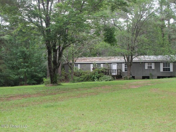 429 River Road Drive, Bogue Chitto, MS 39629