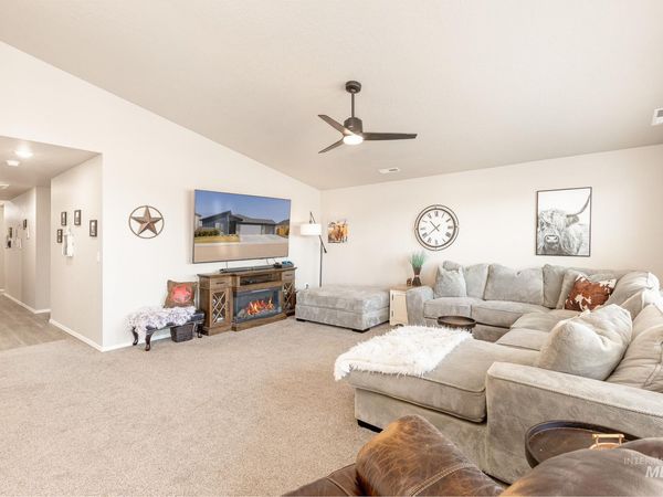 13546 Nisene Dr, Caldwell, ID 83607