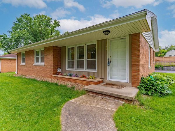 1014 N Vine Street, Boonville, IN 47601