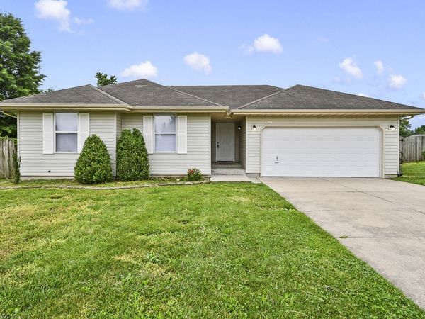 1206 W Belwood Court , Nixa, MO 65714