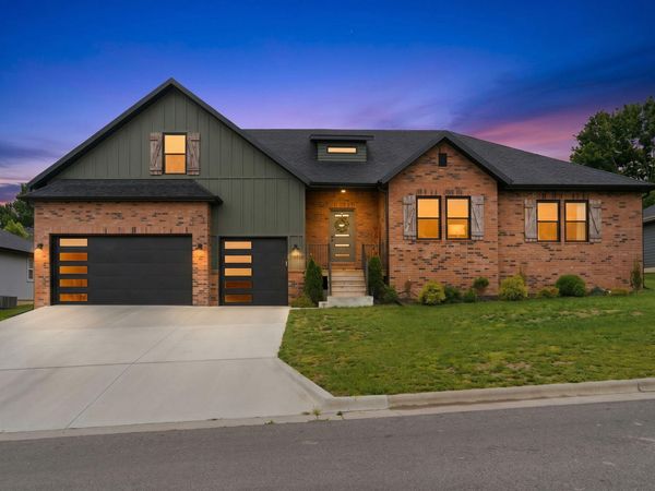 1604 E Silo Ridge Drive , Ozark, MO 65721