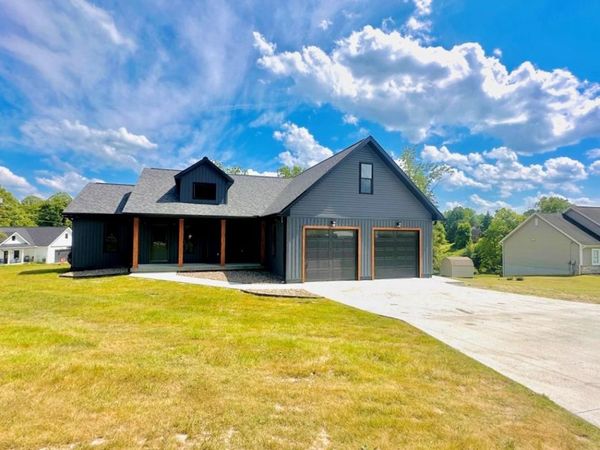 984 GATEWOOD RD, OAK HILL, WV 25840