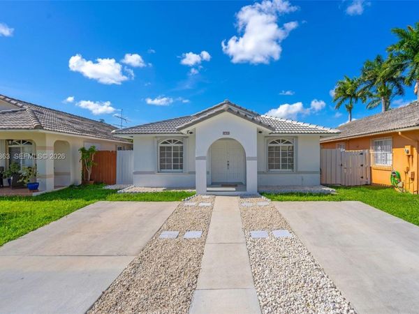9703 NW 127th St , Hialeah Gardens, FL 33018