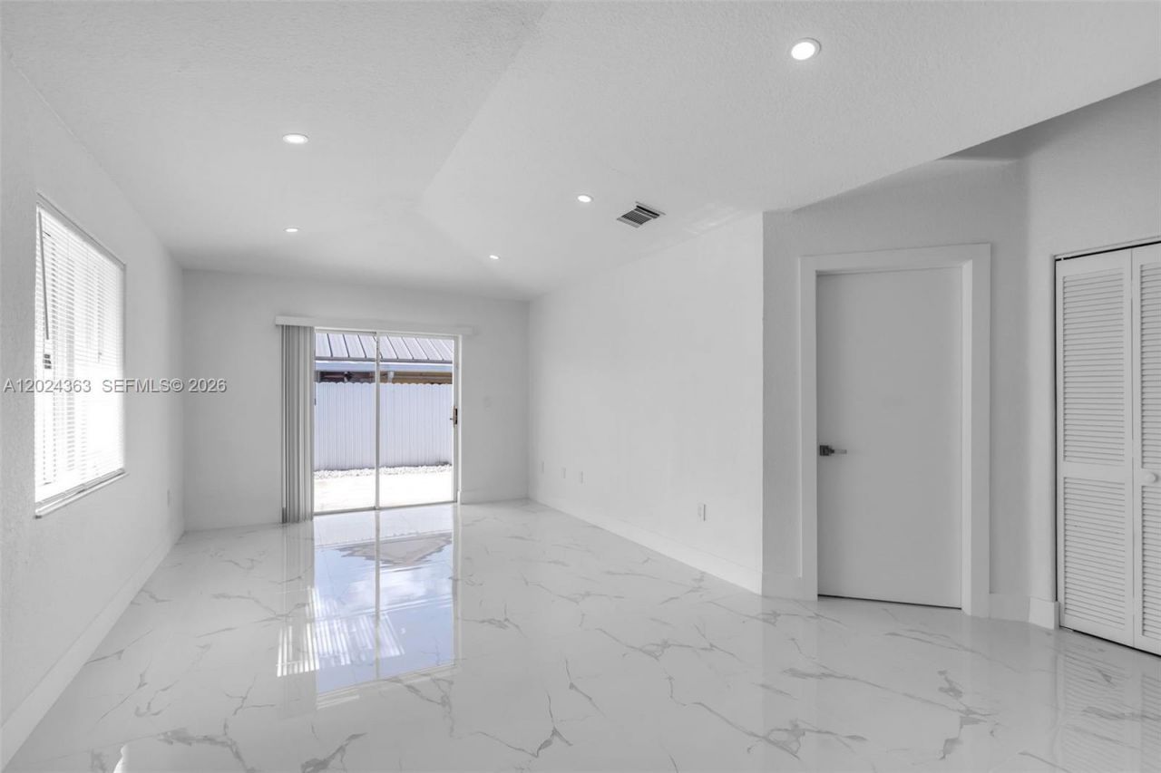 9703 NW 127th St , Hialeah Gardens, FL 33018 Photo