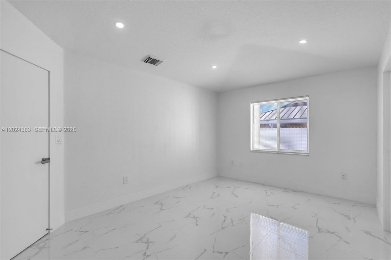 9703 NW 127th St , Hialeah Gardens, FL 33018 Photo