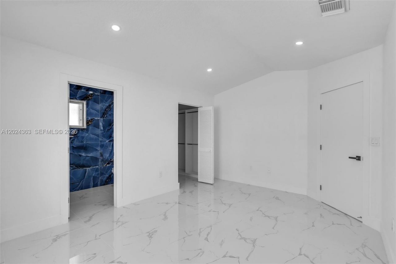 9703 NW 127th St , Hialeah Gardens, FL 33018 Photo