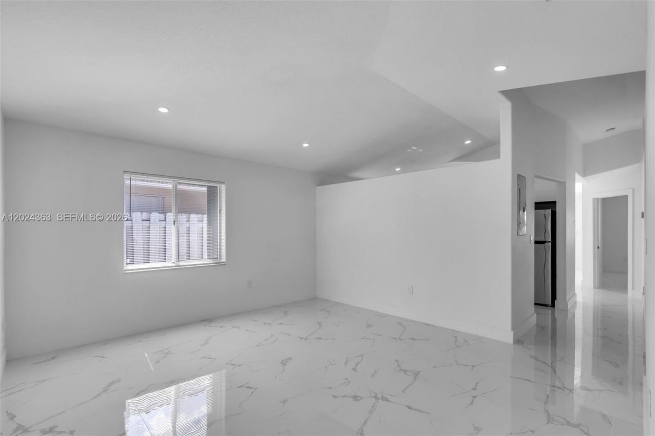 9703 NW 127th St , Hialeah Gardens, FL 33018 Photo
