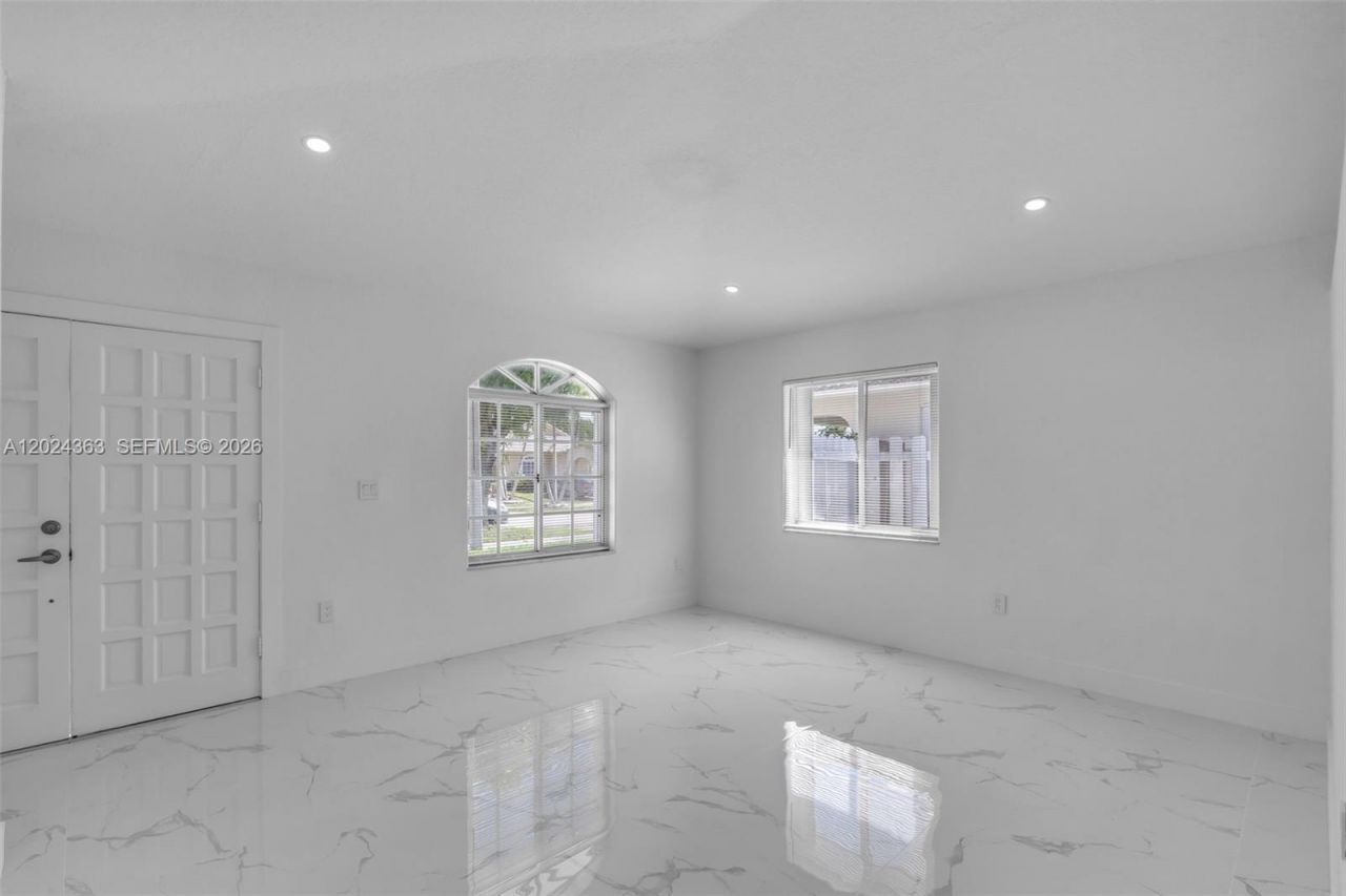 9703 NW 127th St , Hialeah Gardens, FL 33018 Photo