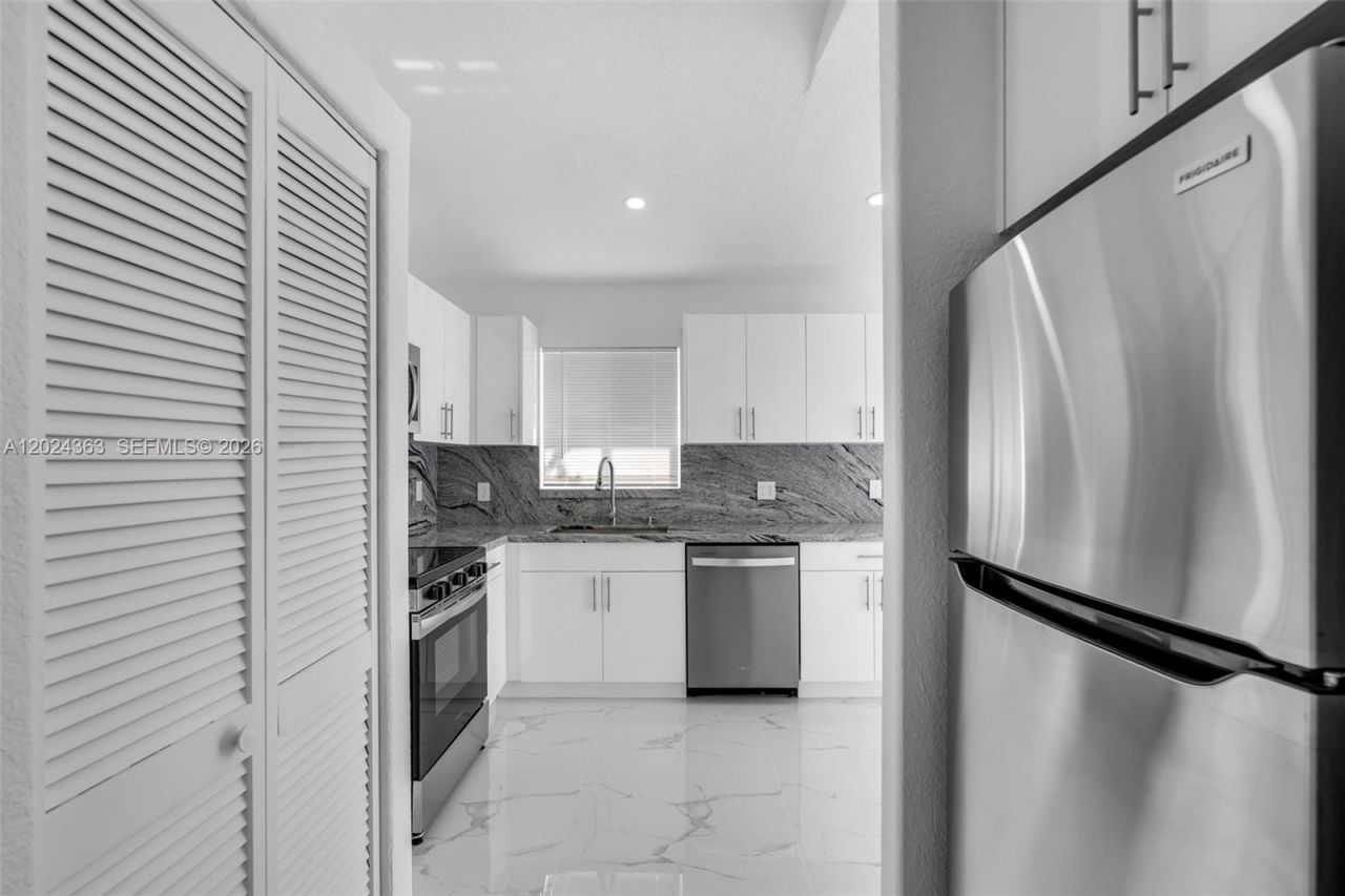 9703 NW 127th St , Hialeah Gardens, FL 33018 Photo