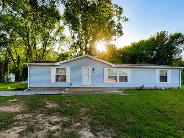 54598 Park Lane, Eau Claire, MI 49111