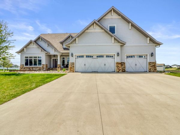 4232 54th Avenue S, Fargo, ND 58104