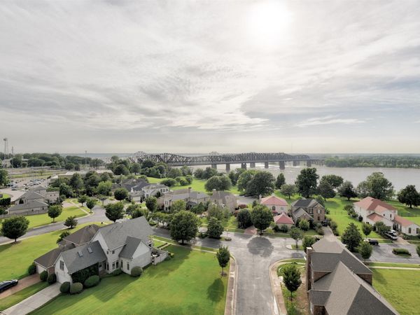 717 RIVERSIDE DR, Unit 904, Memphis, TN 38103