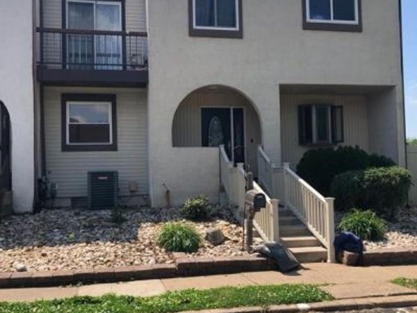 208 BRADLEY COURT, SOUTHAMPTON, PA 18966