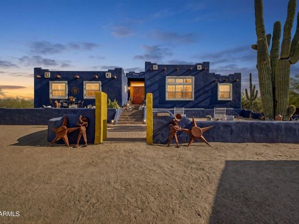 2027 E CIRCLE MOUNTAIN Road, New River, AZ 85087