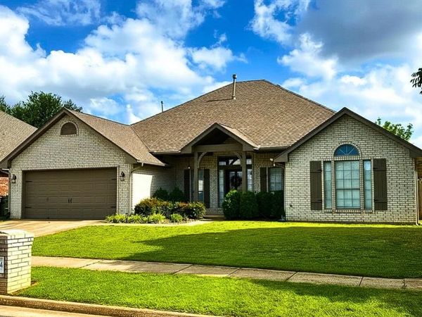 2004 Del Simmons Drive, Edmond, OK 73003