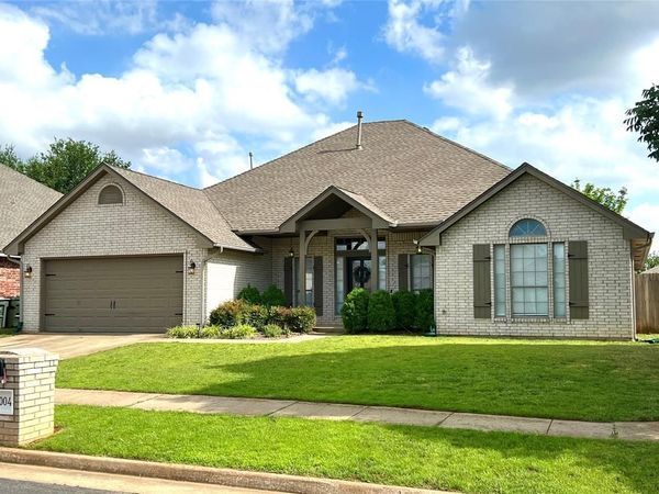 2004 Del Simmons Drive, Edmond, OK 73003