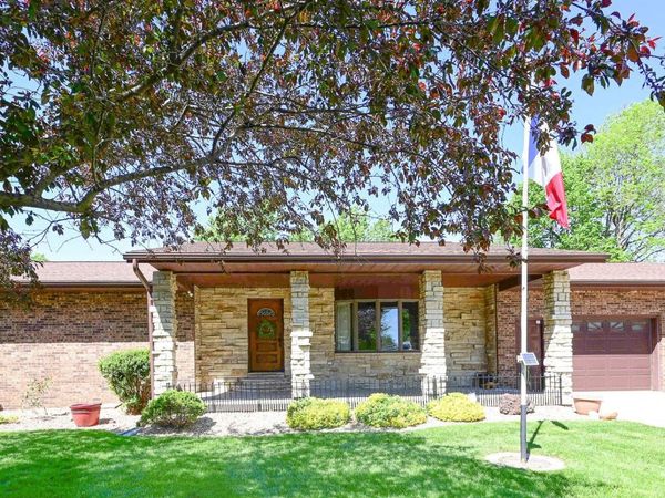 117 Marshall Court, Manchester, IA 52057