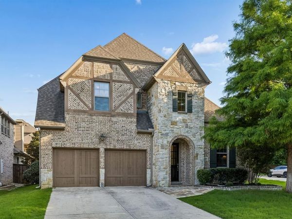 349 Hill Creek Lane, Grapevine, TX 76051