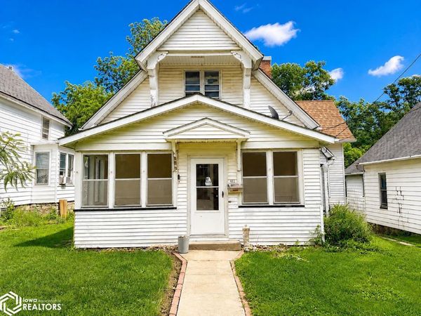 412 S. Woodlawn Avenue, Burlington, IA 52601