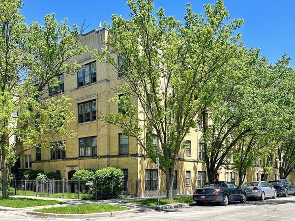 2856 W CULLOM Avenue , Unit 3, Chicago, IL 60618
