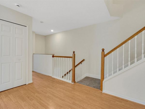 8198 EAGLES PARK DR , ST PETERSBURG, FL 33709