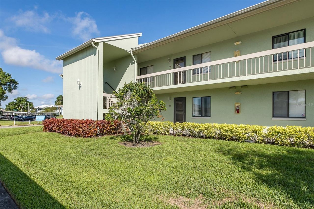 130 Nancy Drive, Unit 66, Oldsmar, FL 34677 Photo