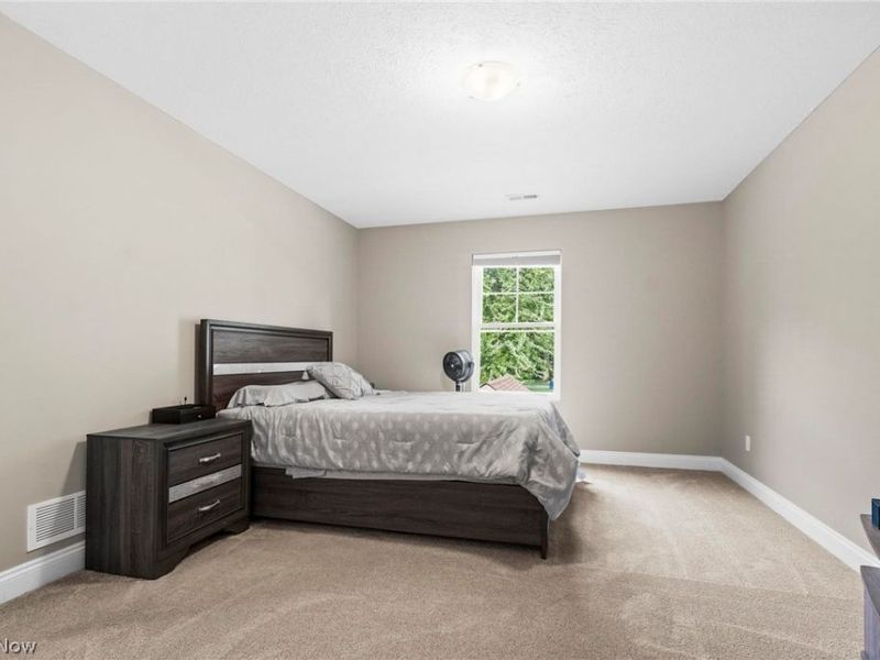 666 Treadway Boulevard, Sheffield Lake, OH 44054 Photo 21